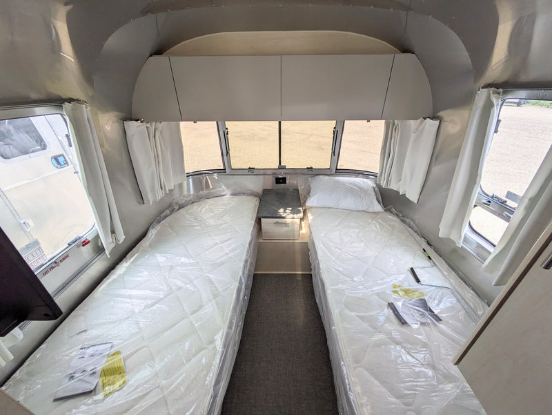 2024 Airstream Flying Cloud 23FB