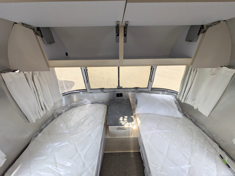 2024 Airstream Flying Cloud 23FB