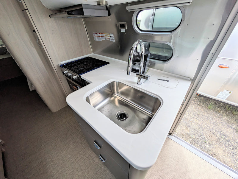 2024 Airstream Globetrotter 25FB