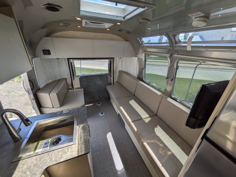 2024 Airstream Flying Cloud 25FB