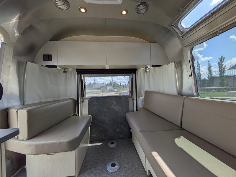 2024 Airstream Flying Cloud 25FB