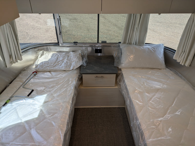 2024 Airstream Flying Cloud 25FB