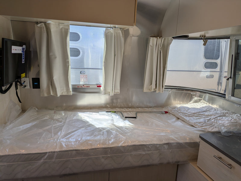 2024 Airstream Flying Cloud 25FB