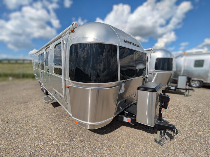 2024 Airstream Flying Cloud 30FB Bunk