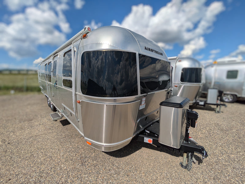 2024 Airstream Flying Cloud 30FB Bunk