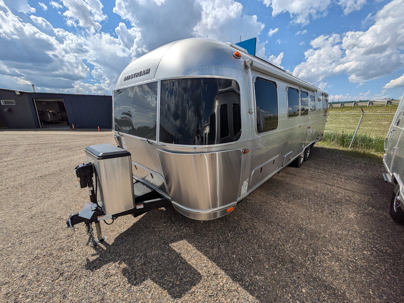 2024 Airstream Flying Cloud 30FB Bunk