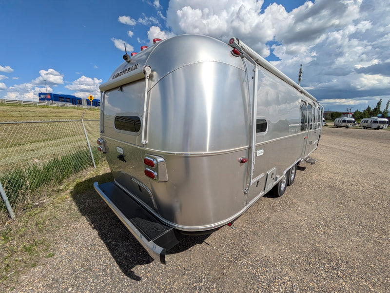 2024 Airstream Flying Cloud 30FB Bunk