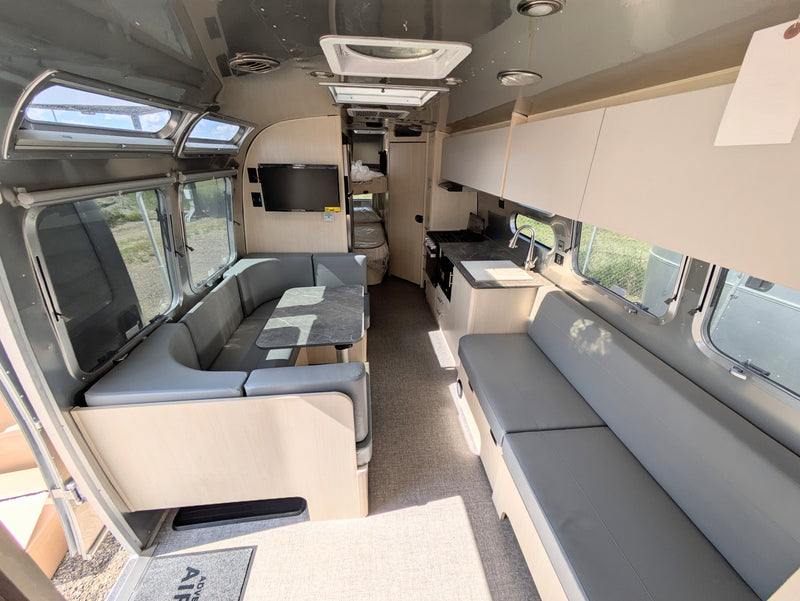 2024 Airstream Flying Cloud 30FB Bunk