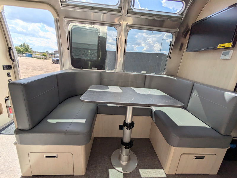 2024 Airstream Flying Cloud 30FB Bunk