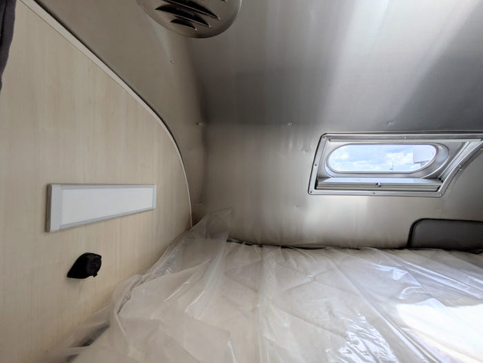 2024 Airstream Flying Cloud 30FB Bunk