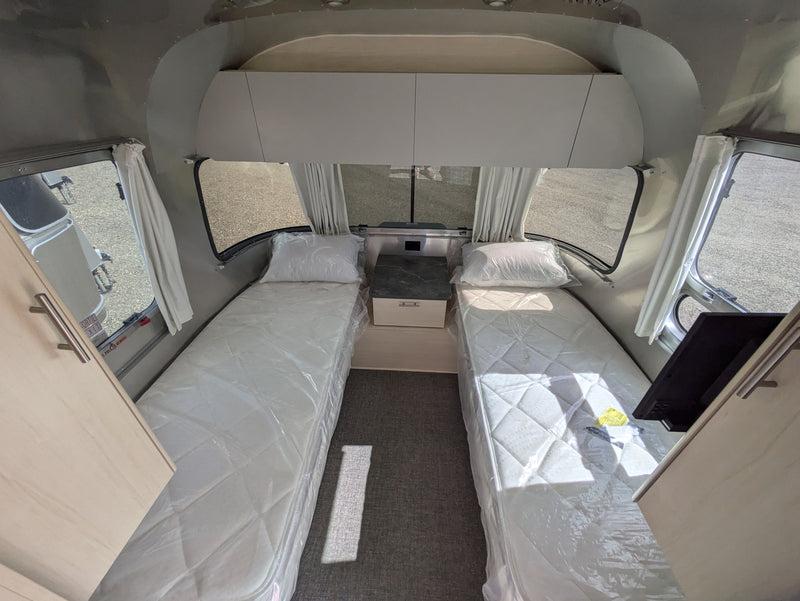 2024 Airstream Flying Cloud 30FB Bunk