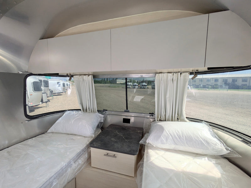 2024 Airstream Flying Cloud 30FB Bunk