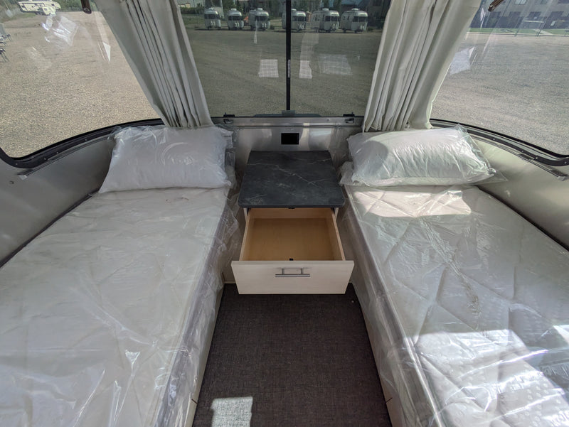 2024 Airstream Flying Cloud 30FB Bunk