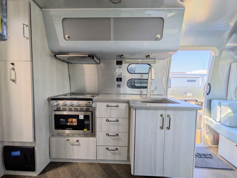 2024 Airstream International 27FB