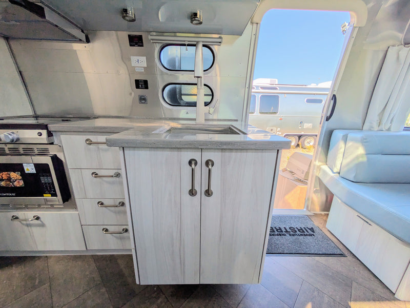 2024 Airstream International 27FB