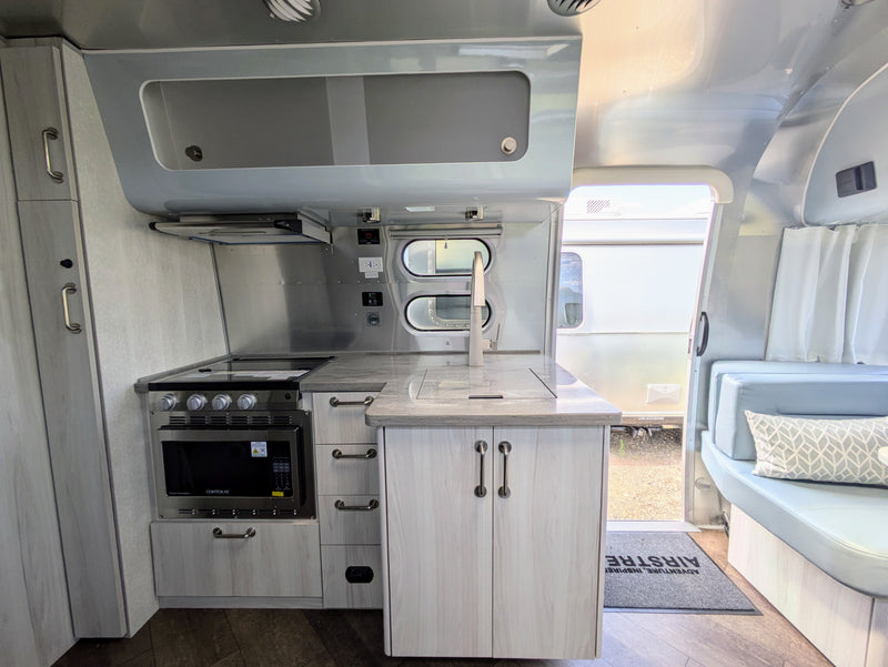 2024 Airstream International 25FB