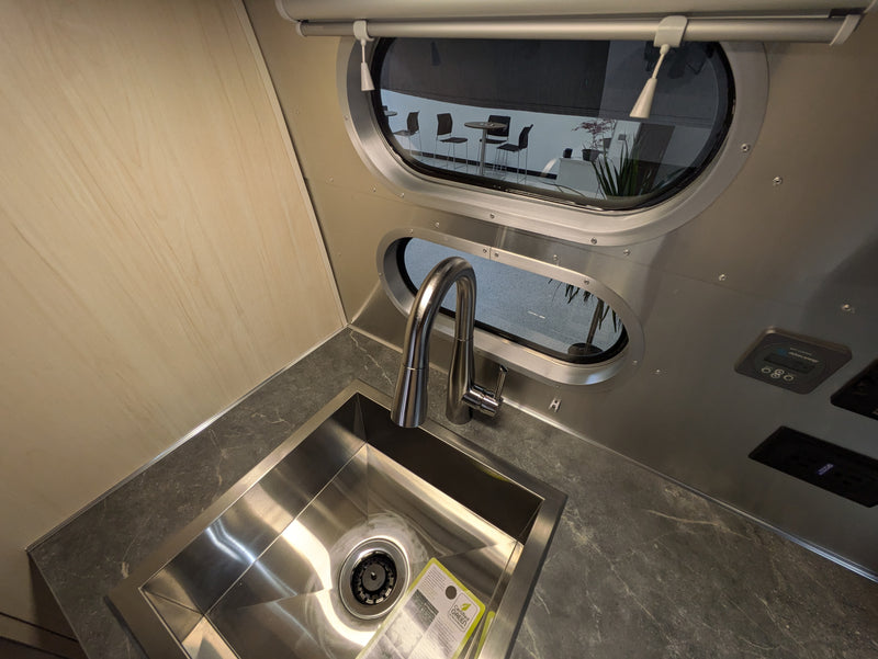 2024 Airstream Flying Cloud 23FB