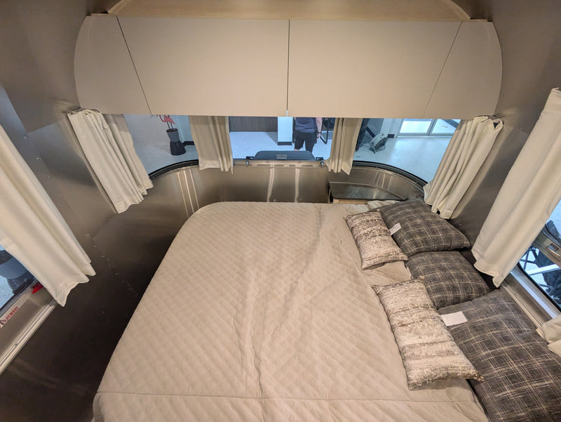 2024 Airstream Flying Cloud 23FB