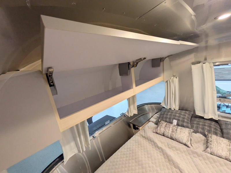 2024 Airstream Flying Cloud 23FB