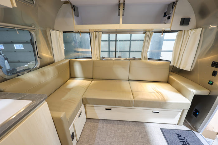 2024 Airstream Flying Cloud 28RBT