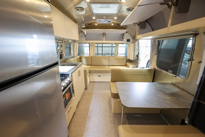 2024 Airstream Flying Cloud 28RBT