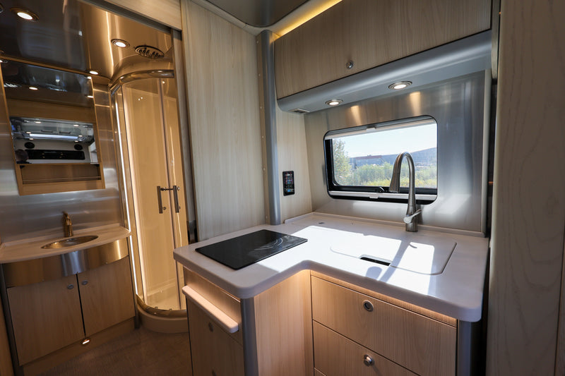 2025 Airstream Atlas E1 Package