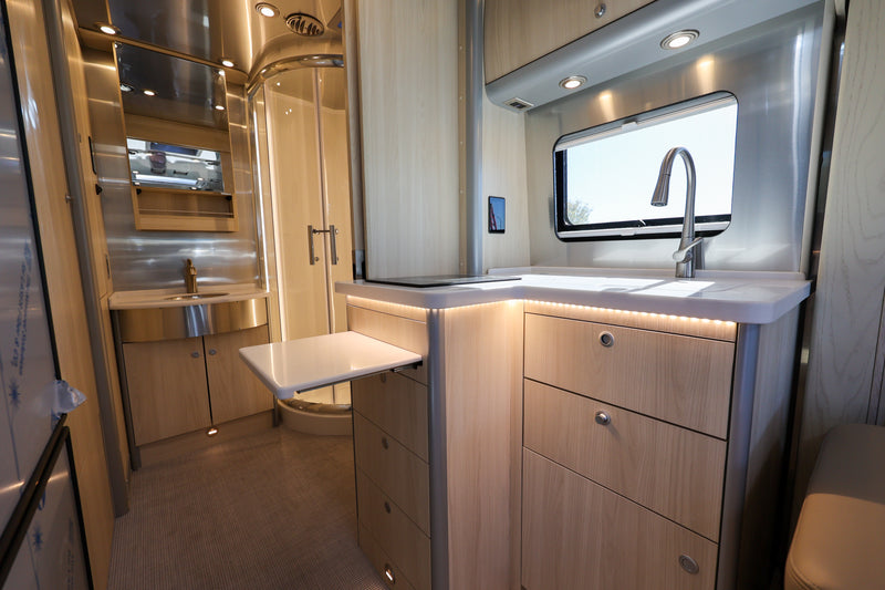 2025 Airstream Atlas E1 Package