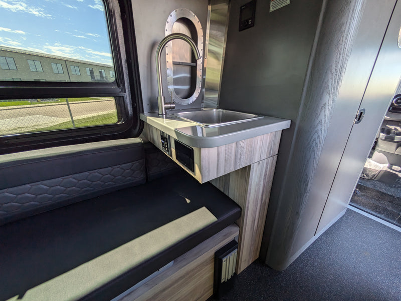 2025 Airstream Interstate 19X