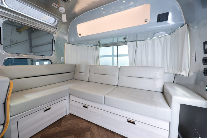 2025 Airstream International 30RBQ