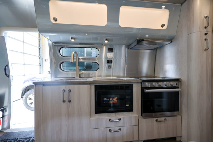 2025 Airstream International 30RBQ