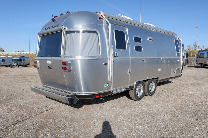 2025 Airstream Flying Cloud 25FBQ