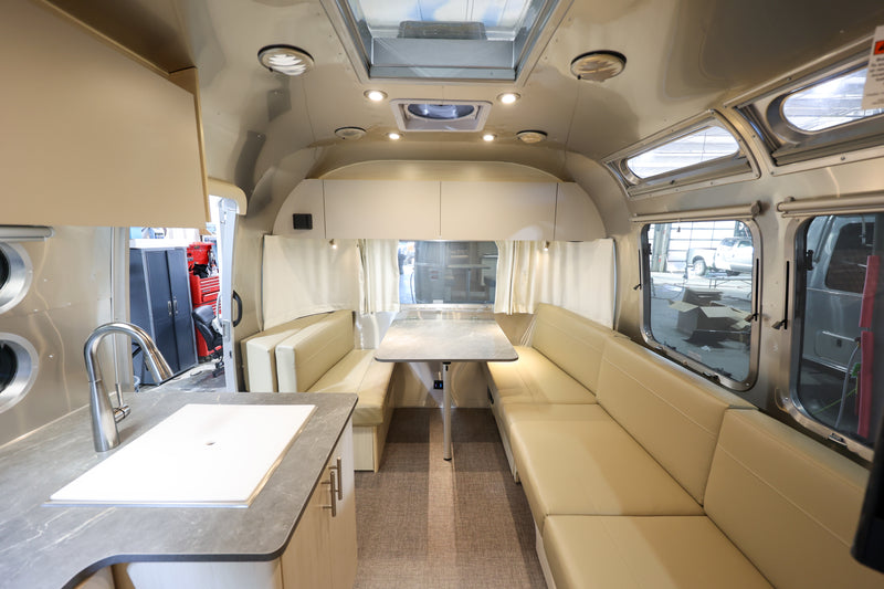 2025 Airstream Flying Cloud 25FBQ