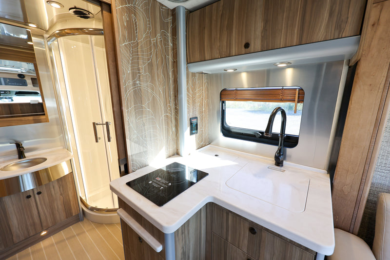 2025 Airstream Atlas TOMMY Bahama