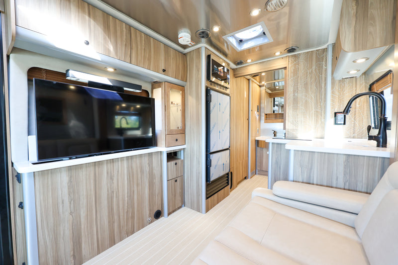 2025 Airstream Atlas TOMMY Bahama