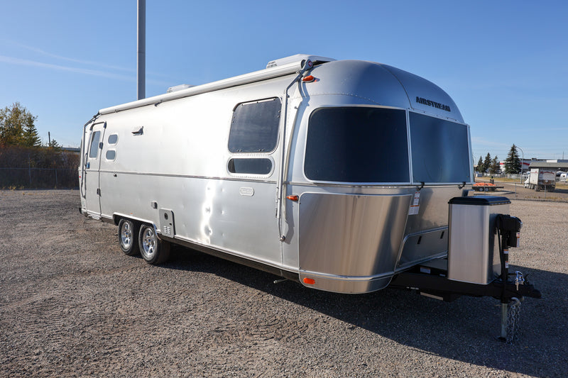 2025 Airstream Flying Cloud 27FBQ