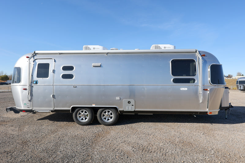 2025 Airstream Flying Cloud 27FBQ