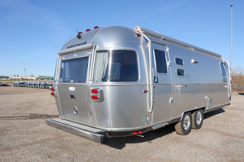 2025 Airstream Flying Cloud 27FBQ