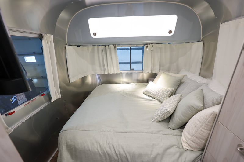 2025 Airstream International 23FBQ