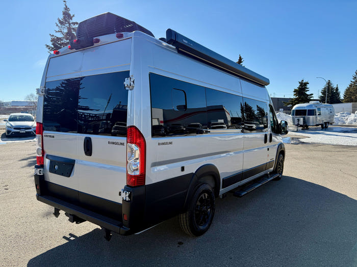 2025 Airstream Rangeline 23