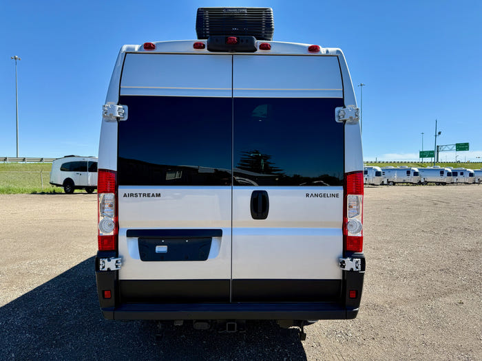 2025 Airstream Rangeline 23